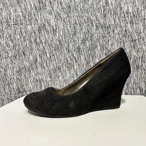Classic Black Wedge Shoes